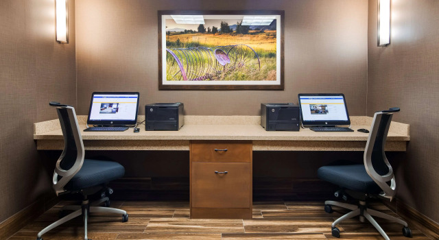 Best Western PLUS CottonTree Inn, Rezerwuj Hotel Hotele w Idaho z parkingiem, Parking
