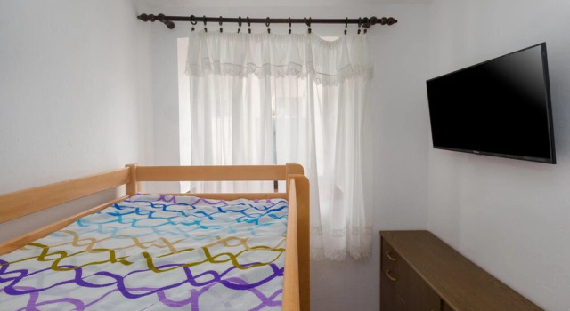 Beautiful Home in Tar With 2 Bedrooms and Wifi