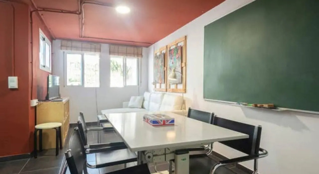 Studio in Cenes de la Vega, with Wonderful City View And Wifi - 20 Km From the Slopes