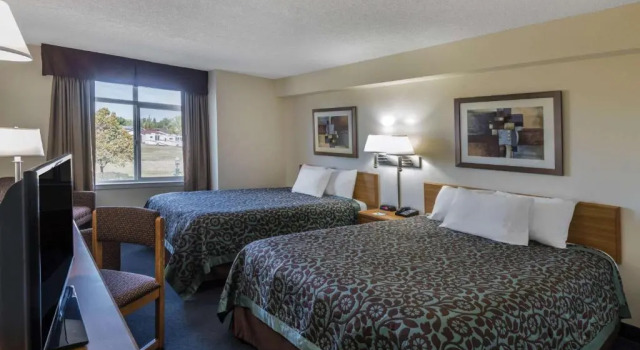 Четырёхместный номер Deluxe Days Inn by Wyndham Great Falls