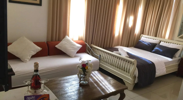 Sea Side Hotel