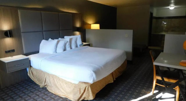 Люкс Days Inn & Suites by Wyndham Downtown Gatlinburg Parkway