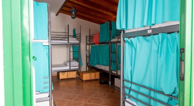 Кровать в общем номере Arena Nest Hostel
