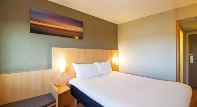 Standard room ibis Utrecht