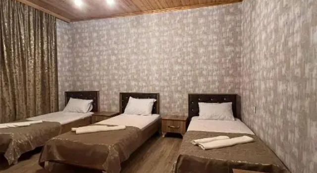 Cozy house 5 mins away from city center.