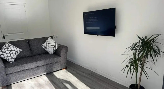 Derby House- 2 Bedrooms-free Parking- Tv and Wifi, Varaa Lomakoti Huvilat kohteessa Derbyshire, Villa