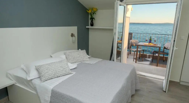 Студия Seaside Luxury Suites