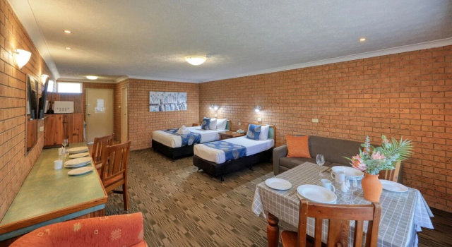 Двухместный номер Standard c 1 комнатой James Street Motor Inn