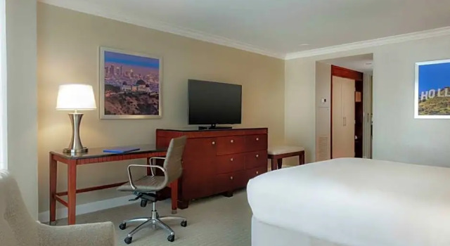 Двухместный номер Accessible Corner Hilton Los Angeles-Universal City