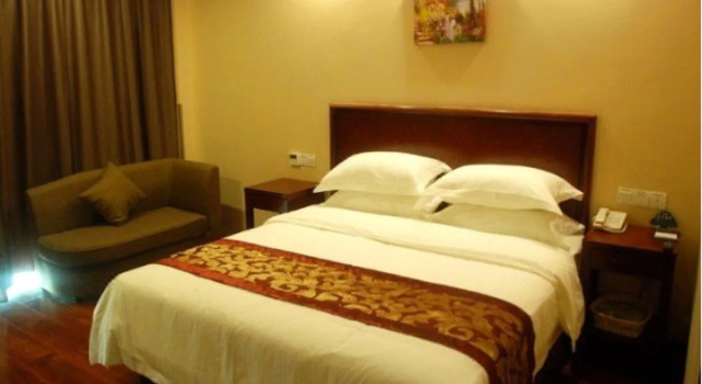 GreenTree Inn FengTai ZhongShan North Road Express Hotel, Prenota Hotel Huainan 