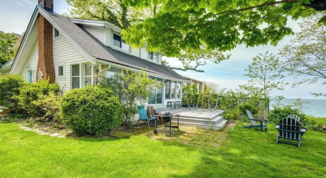 Коттедж с 4 комнатами Coastal Lake Erie Cottage w/ Amazing Water Views!