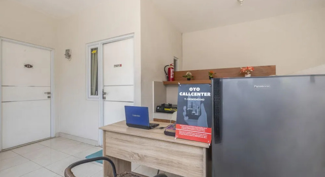 OYO Living 1877 Side Corner
