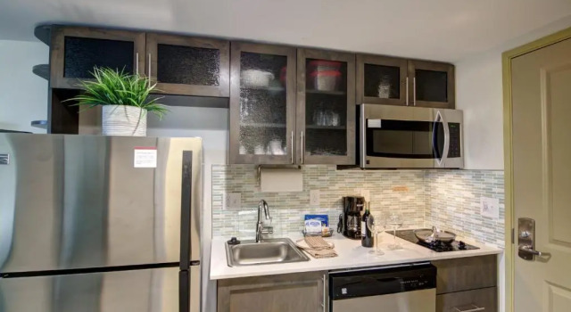 Люкс Candlewood Suites Richmond - West Broad by IHG