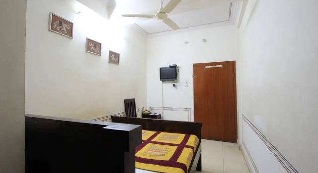 Hotel Raghuraj Palace