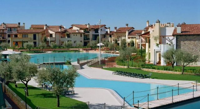 Апартаменты Цокольный этаж Lugana Resort & Sporting Club
