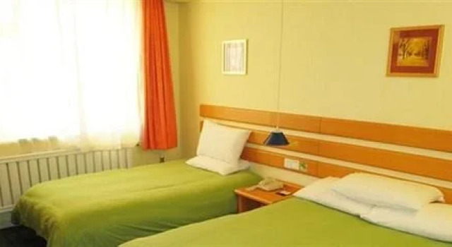 Home Inn Xinghai Square - Dalian