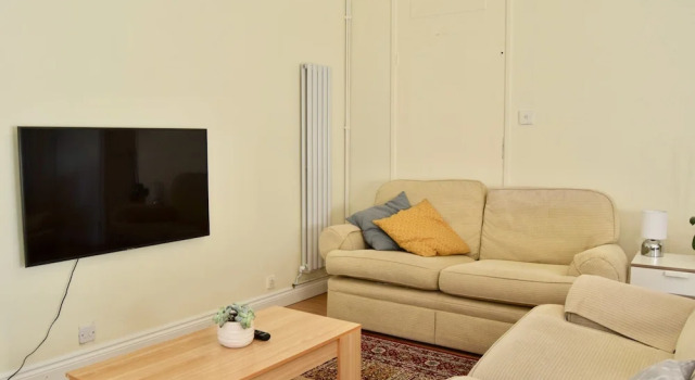 Spacious 3 Bedroom Family Home in Vauxhall, Забронировать Отель Отели Лондона 3 звезды, рядом с Ламбетский мост, 3*