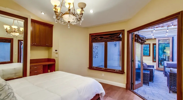 Tropical 5BR La Jolla Retreat by NamaStay, Забронировать Дом для отпуска Отели Сан-Диего с парковкой, рядом с Calumet Park, Парковка
