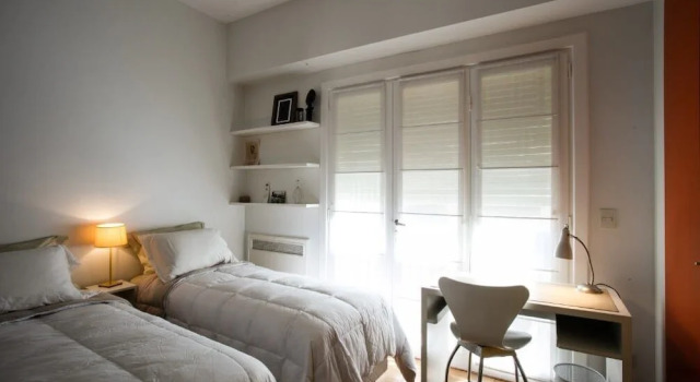 El Jacaranda Large 3 BR With Balcony in Recoleta