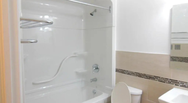 Двухместный номер Standard с красивым видом из окна NU Hotel Toronto Airport