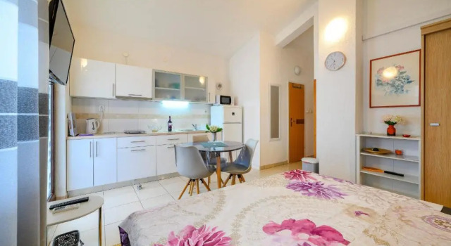Stela Apartments
