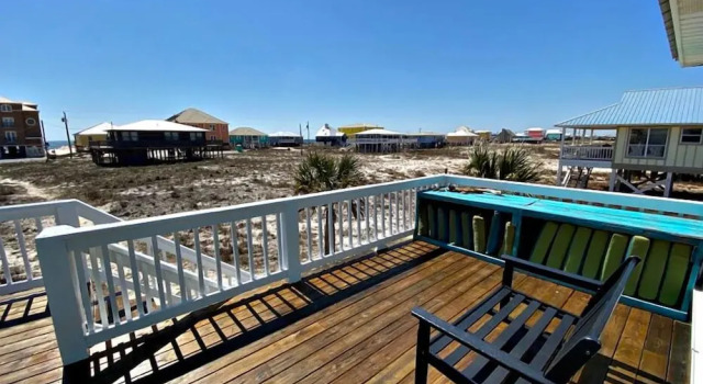 Pelican's Rest Beach House by RedAwning, Prenota Hotel Hotel a Alabama con parcheggio, Parcheggio