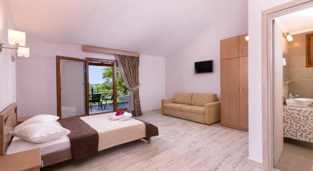 Двухместный номер Standard с балконом и с видом на море Kapsogeorgis Rooms