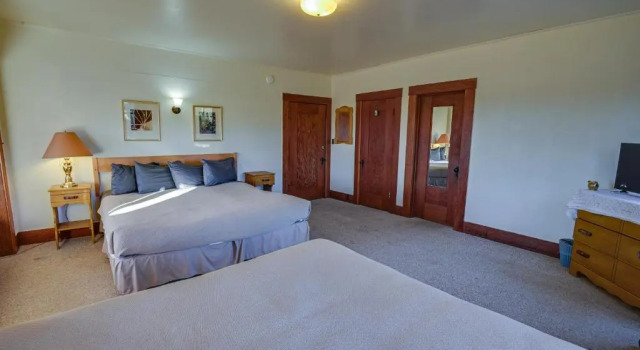The Captains Quarters, Забронировать Отель Отели Mendocino Coast с парковкой, Парковка