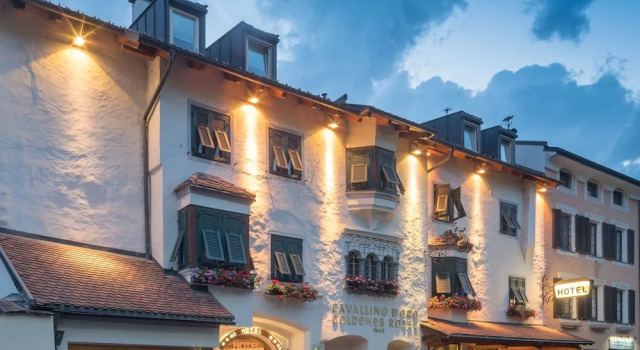 Hotel Goldenes Rössl, Забронировать Отель Отели Брессаноне с парковкой, рядом с Pharmacy Museum, Парковка