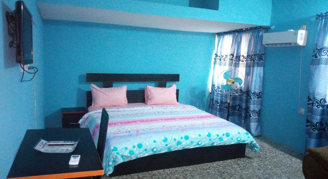 Red Clover Hotel