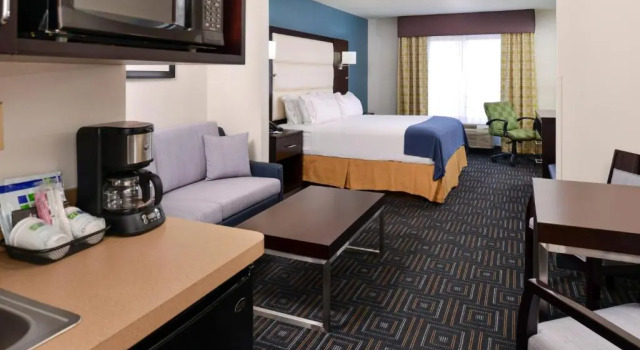 Люкс La Quinta Inn & Suites by Wyndham Bessemer