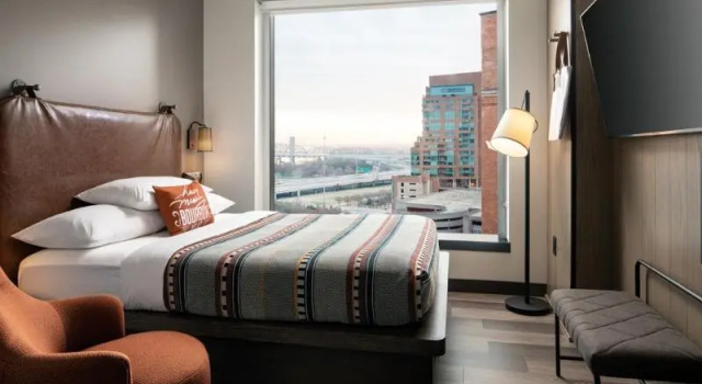 Четырёхместный номер Standard Moxy Louisville Downtown