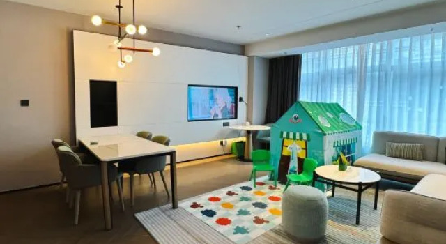Люкс Holiday Inn & Suites Qingdao Jinshui by IHG