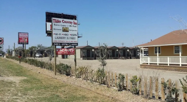 Tilden Country Inn, Prenota Hotel Tilden Texas