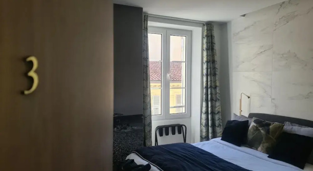 Двухместный номер Premium с балконом Le Petit Trianon et le Charme des Suites