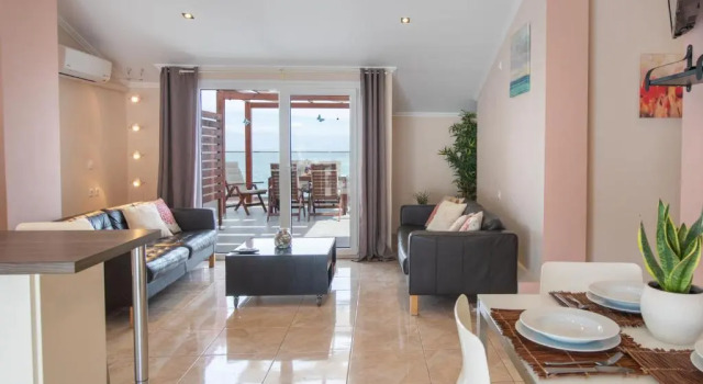 Апартаменты Пентхаус с 3 комнатами Galini Beach Studios and Penthouse