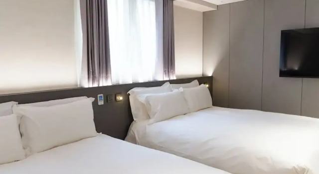 Четырёхместный номер Standard Talmud Hotel Classic Taiwan Boulevard