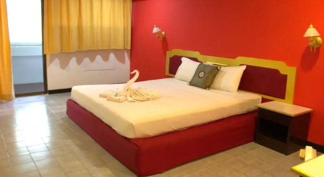 Номер Standard с балконом Surin Sweet Hotel