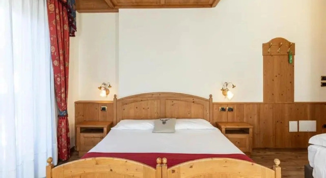 Трёхместный номер Superior с балконом Family Hotel La Perla
