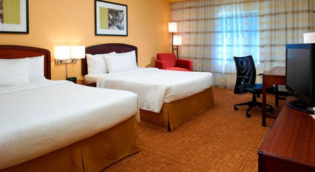 Четырёхместный номер Standard с балконом Best Western Plus Elgin - Chicago