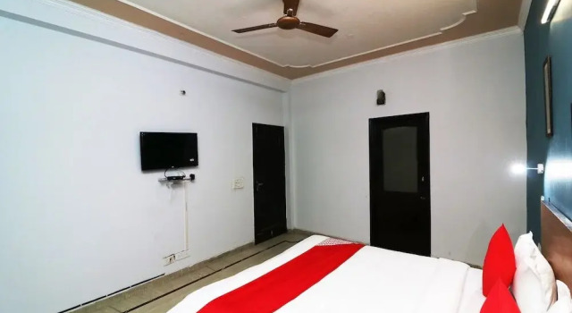 Silver Homes by OYO Rooms