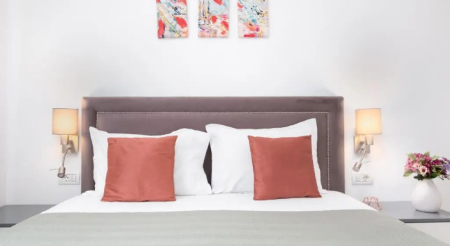 Апартаменты Josephine Apartment