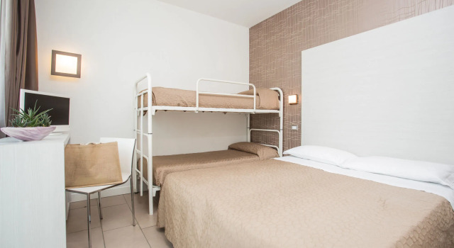 Mokambo Shore Hotel