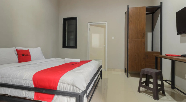 RedDoorz near Puri Indah Mall, Boek Hotel Jakarta Provincie Jakarta