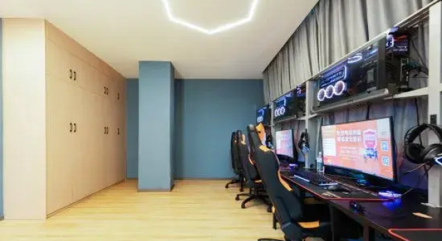 Кровать в общем номере Xiangxiang Stellar E-Sports Hotel (Yunmen Temple Branch)