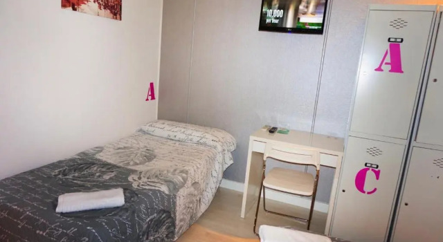Кровать в общем номере (женский номер) Far Home Gran Vía