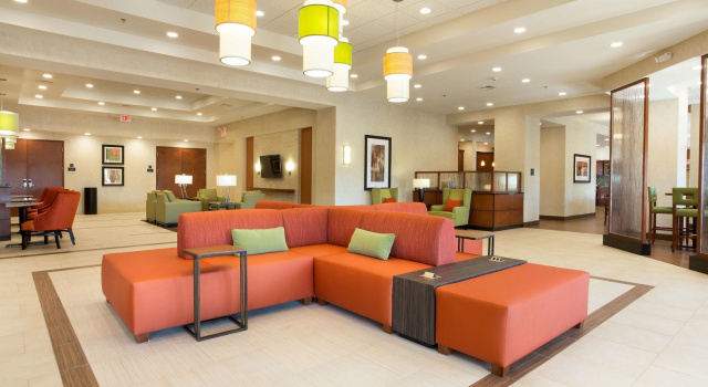 Drury Plaza Hotel Phoenix Tempe, Забронировать Отель Пруд в Темпе 
