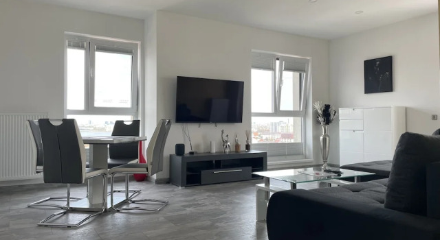 Lakeview 2 Room Penthouse Rooftop W15, Rezerwuj Hotel Hotele w Ilfov z parkingiem, Parking