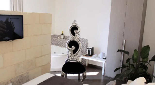 Deluxe huone Up Room & Suite