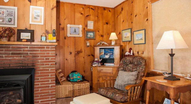 Beach Bungalow Roads End 2 Br cottage by RedAwning, Varaa Lomakoti Lincoln City Oregon Coast